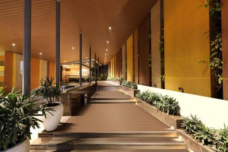 Icon Business Hotel By Bhagini Bangalore Exteriör bild
