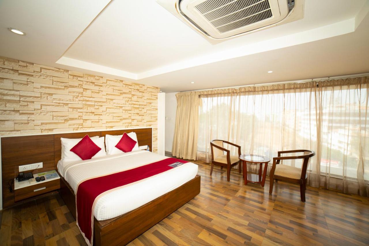 Icon Business Hotel By Bhagini Bangalore Exteriör bild